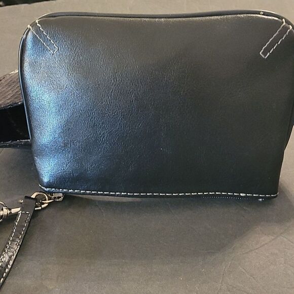 BLACK LEATHER WOMEN"S WHISTLE WALLET - Picture 10 of 14